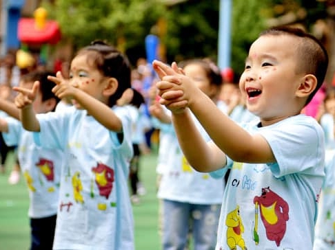 Kina u 2025. godini zabilježila najnižu stopu nataliteta u historiji