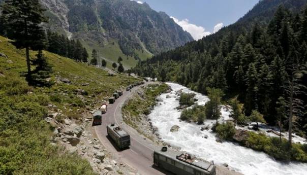 Kineske i indijske vojne trupe povlače se s himalajske granice Ladakh