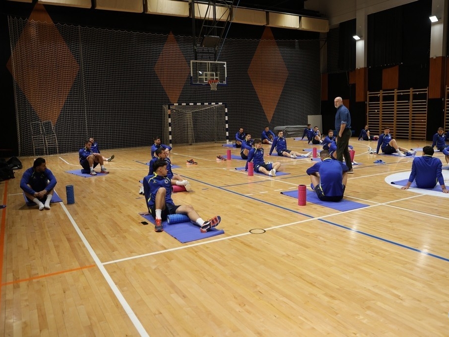 Kiša "Zmajeve" otjerala u dvoranu, prvi trening u zatvorenom