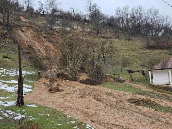 Klizište u Goraždu ugrozilo stambene objekte