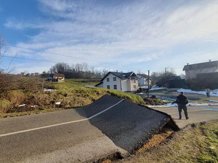 Stravični prizori klizišta kod Maglaja, napravljen veliki propust!