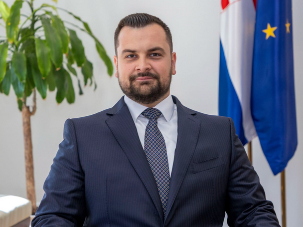Ko je Armin Hodžić? Od Kozari Boka do vrha Hrvatskog sabora