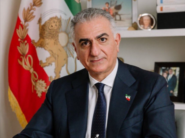 Ko je sin svrgnutog iranskog šaha i kakvi su njegovi planovi?