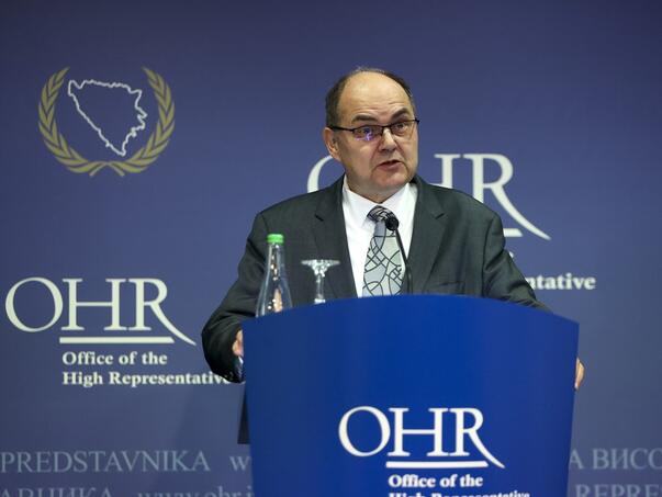 Ko može rušiti Schmidtove zakone i ko je "negativni zakonodavac"?