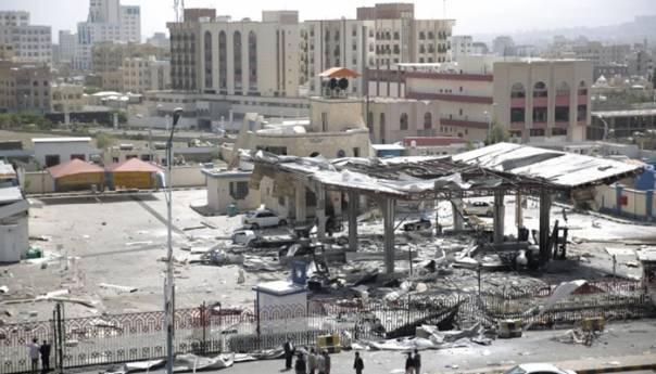 Koalicija pod saudijskim vodstvom izvela zračne udare po Sanaai