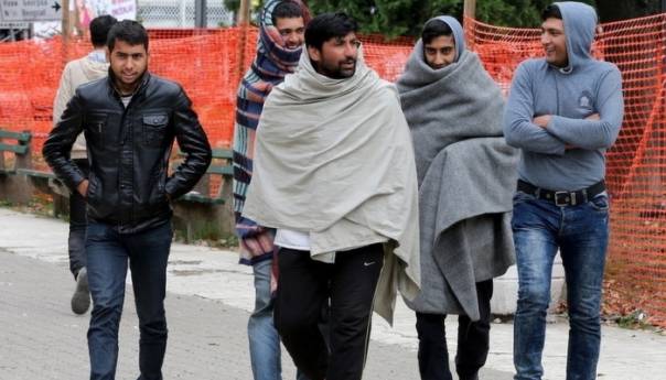 Kod Srpca uhapšena četvorica taksista, pronađeno 16 migranata