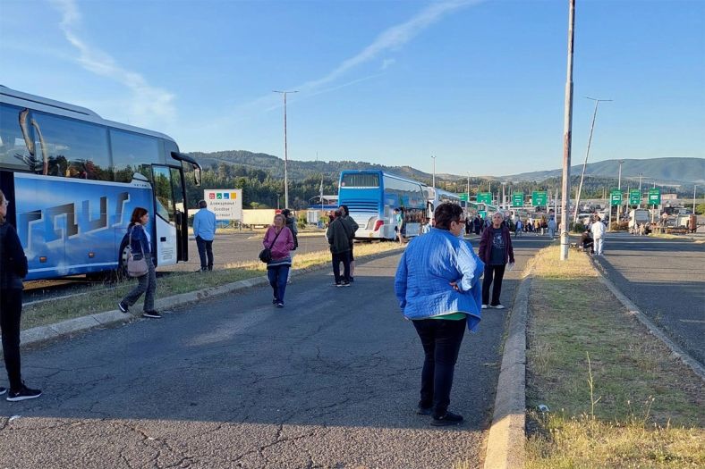 Kolaps na grčkoj granici: Zaglavljeno oko 65 autobusa