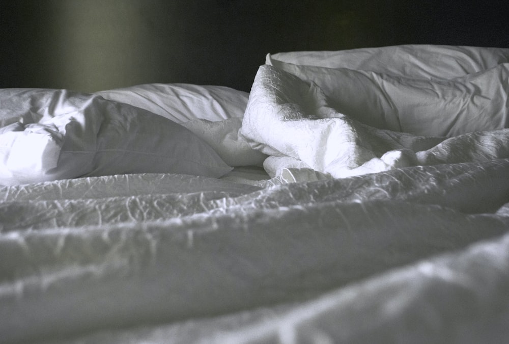 Koliko često treba prati jorgan zimi: Savjeti stručnjaka za posteljinu