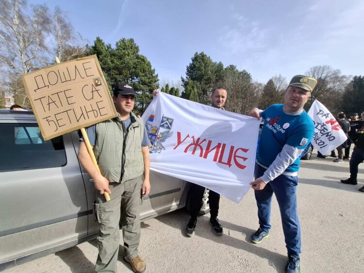 Kolona krenula iz Užica ka Čačku, zajedno stižu na protest u Beogradu