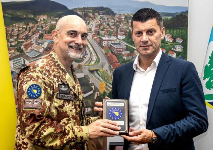 Komandant EUFOR-a susreo se s gradonačelnicima Gradačca i Gračanice