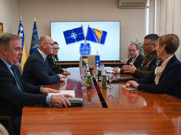 Komandant NATO štaba Sarajevo posjetio Brčko i Tuzlu