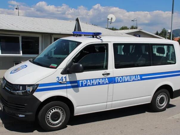 Kombi Granične policije BiH uhvaćen sa švercanim namještajem u Hrvatskoj