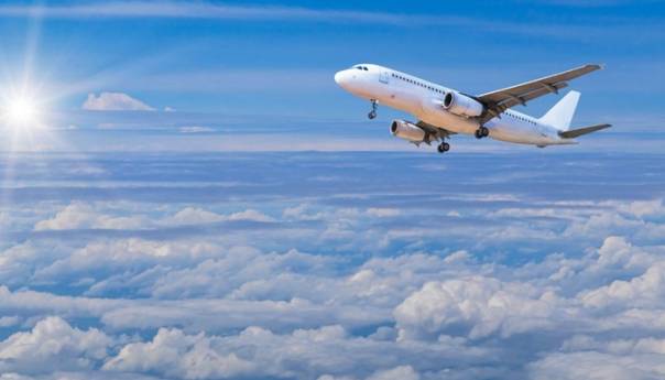 Komercijalni avion sletio u Alepo, prvi put nakon osam godina