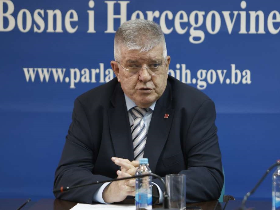 Komisija nije prihvatila razrješenje Miokovića, tri člana bila suzdržana