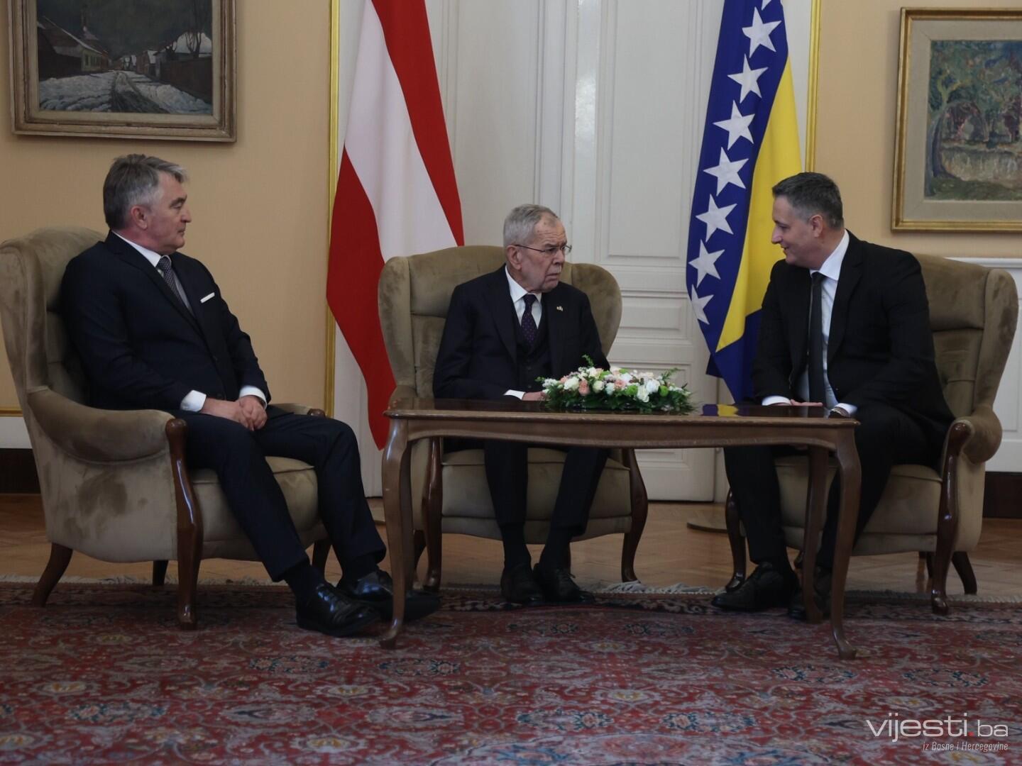 Bećirović i Komšić održali sastanak sa predsjednikom Republike Austrije