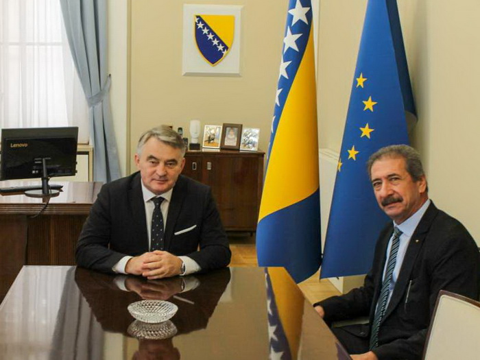 Komšić primio u oproštajnu posjetu ambasadora Države Palestine u BiH Rezeqa Namooru