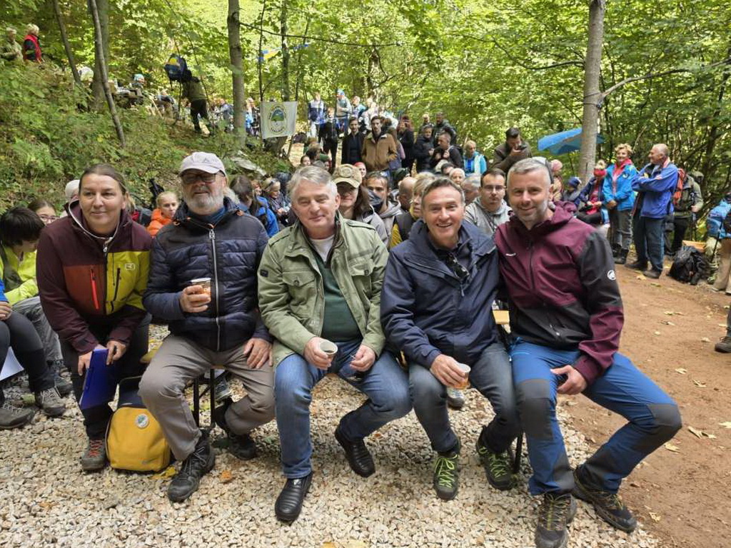 Komšić prisustvovao svečanom otvaranju ljetne učionice "Prof. Armin Daguda"