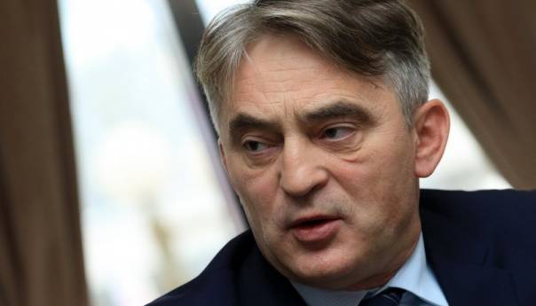 Komšić 'prizemljio' Abazovića: Čekamo zvaničan odgovor, komunicirate s lažnim profilom