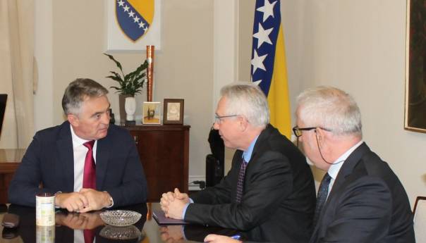 Komšić s Murphyjem o formiranju vlasti i odlukama Schmidta