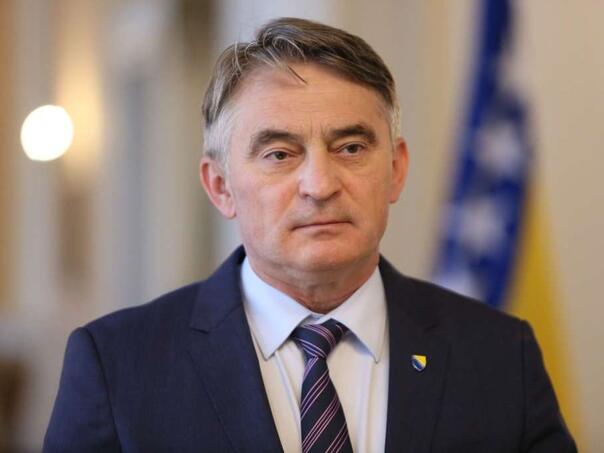 Komšić se oprostio od generala Ismeta Hadžića: Vječna slava i hvala