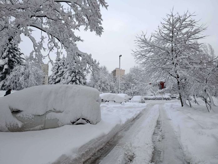 Komunalno preduzeće plaća čišćenje snijega: 75 KM za 7,5 sati rada
