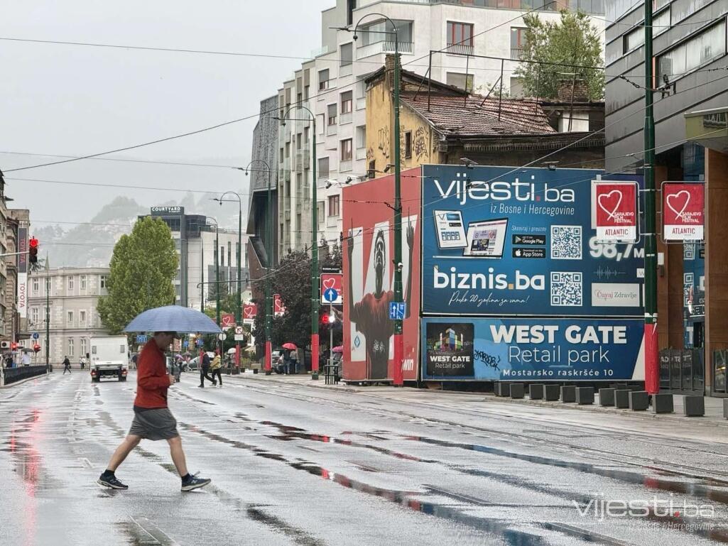 Konačno osvježenje: Sarajevo poslije dugo vremena dočekalo kišu