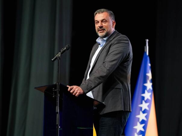 Konaković u Lukavcu: Podrška Sefera Halilovića Narodu i Pravdi je čast i obaveza
