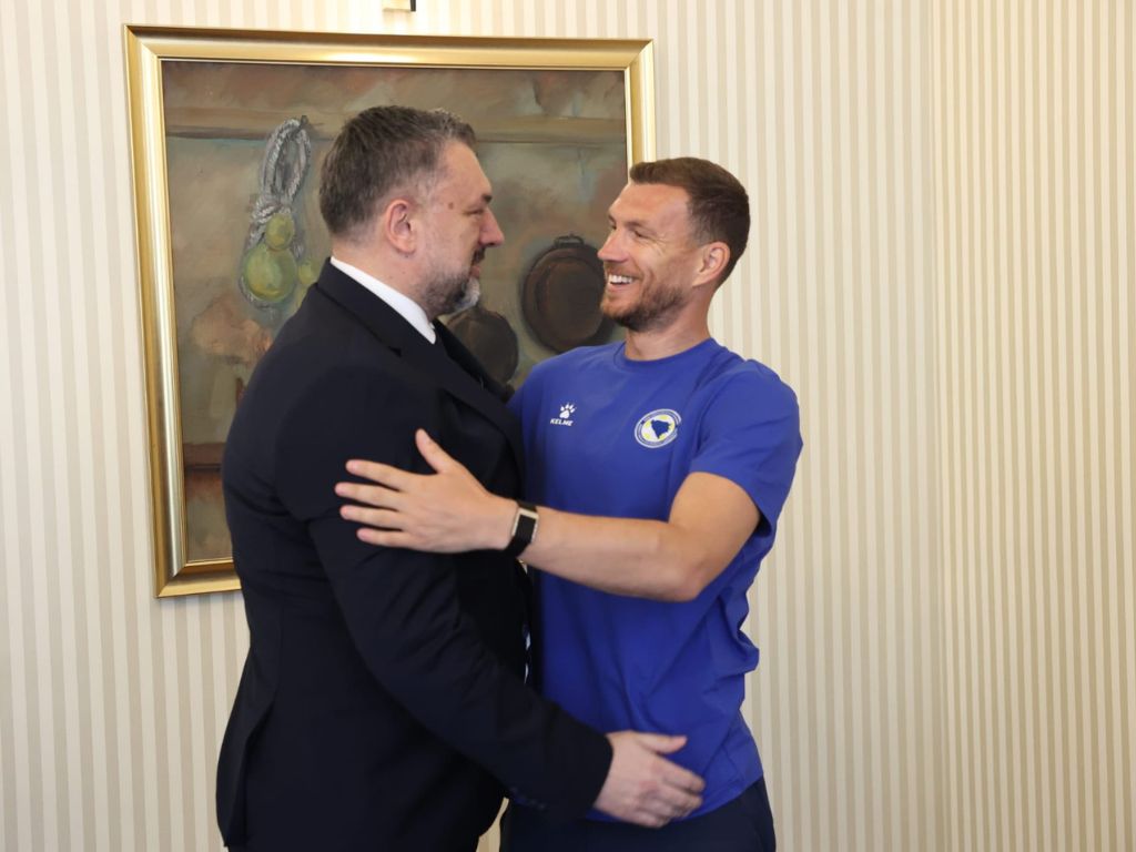Konaković uručio diplomatske pasoše Zmajevima: "Najbolji ambasadori"