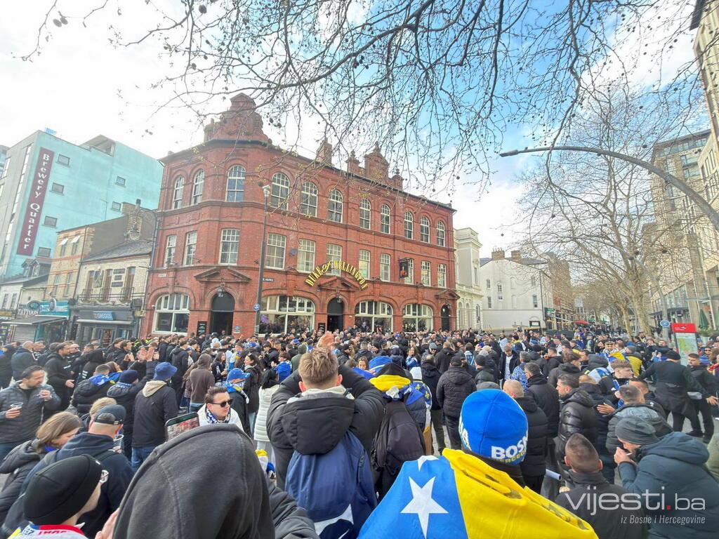 Korteo BH Fanaticosa u Cardiffu, dječak iz Londona prognozira: 4:1 za Zmajeve!