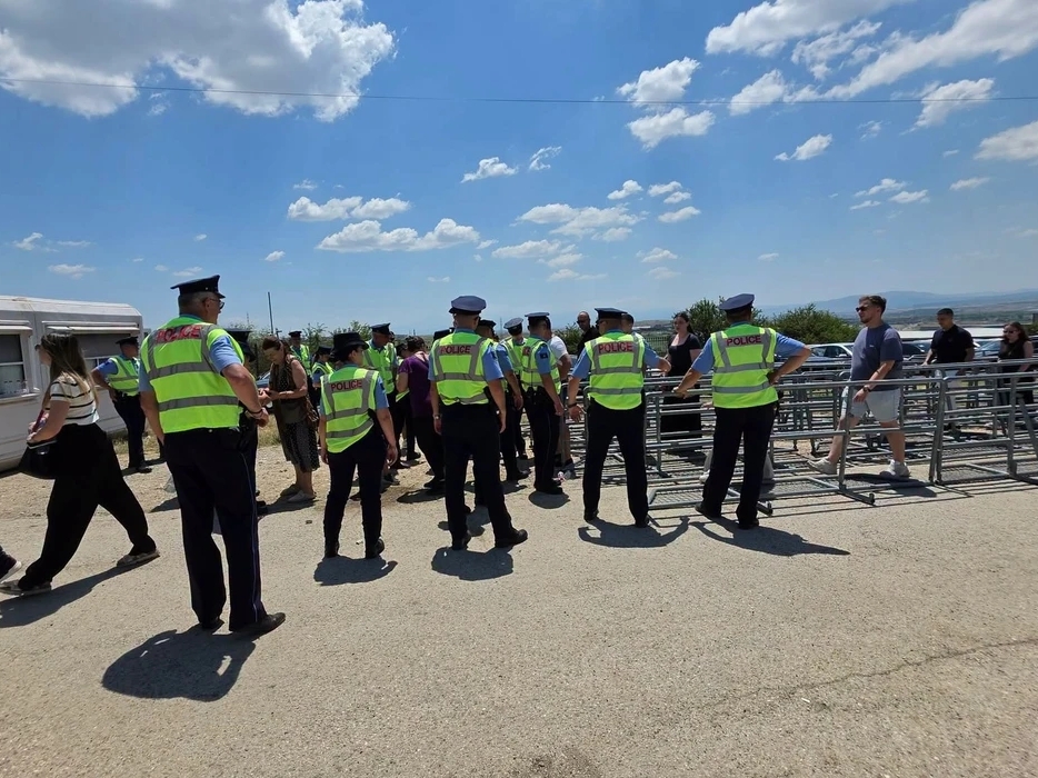 Kosovska policija privela više osoba poslije parastosa na Gazimestanu