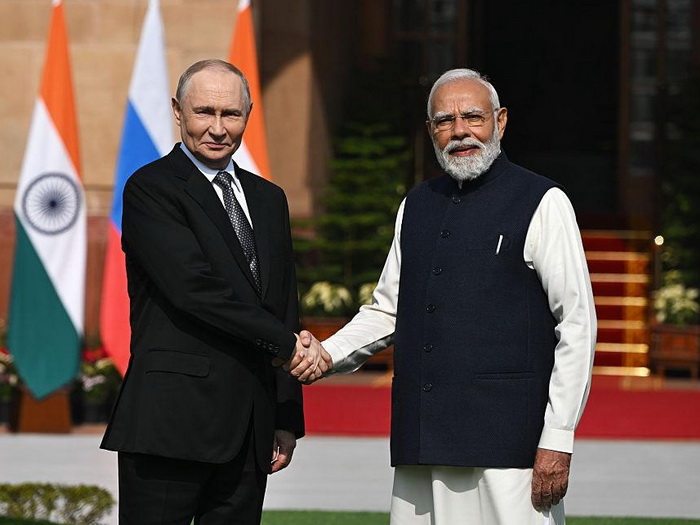 Kremlj: Indija će nastaviti kupovati naftu tamo gdje joj je isplativo