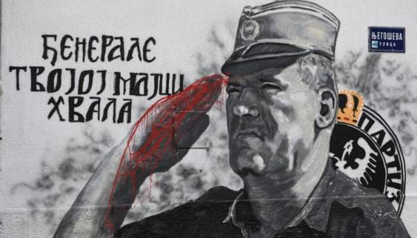 'Krv' na rukama Ratka Mladića u centru Beograda