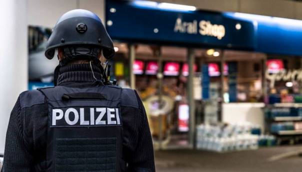Kupac u Njemačkoj ubio radnika (20) na pumpi, jer ga je tražio da stavi masku
