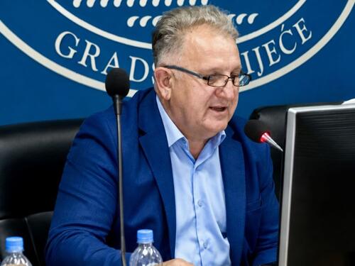 Kupovina lažnih diploma i trgovina uticajem: Jusić negirao krivicu