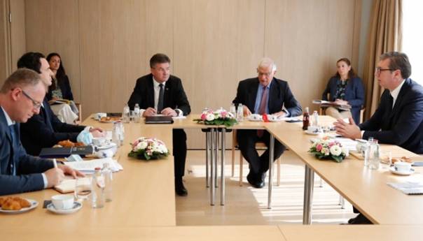 Kurti i Vučić prvi put za pregovaračkim stolom u Briselu