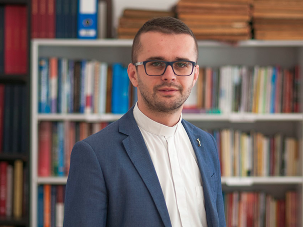 Kustura: Božić podsjeća da smo kao ljudska bića upućeni jedni na druge