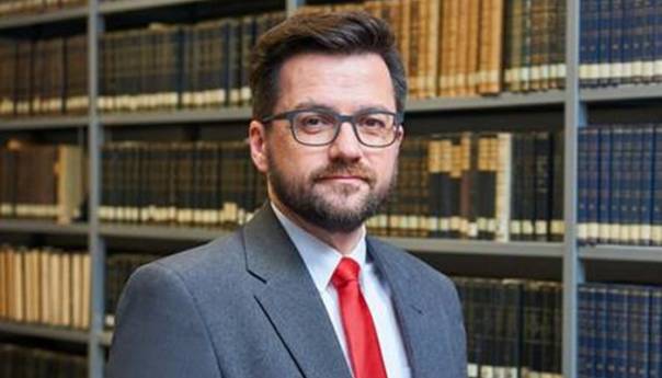 Kutschaty: Srebrenica je genocid, negiranjem žrtve stradaju drugi put