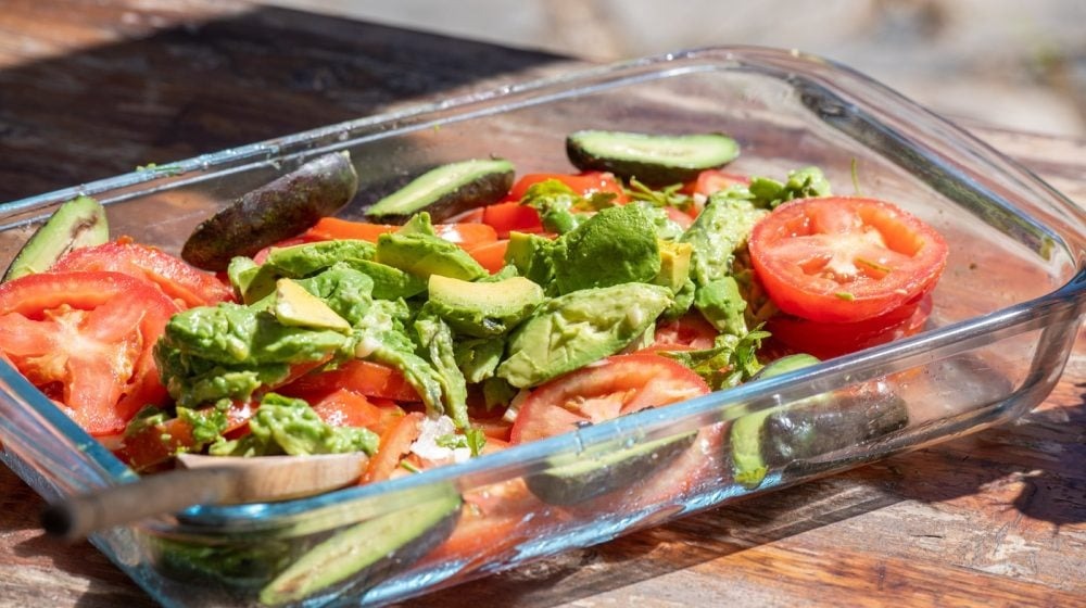 Lagana salata sa piletinom i fetom koju možete da jedete čitavo ljeto