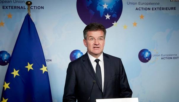 Lajčak koristi kartu u kojoj je Kosovo dio Srbije