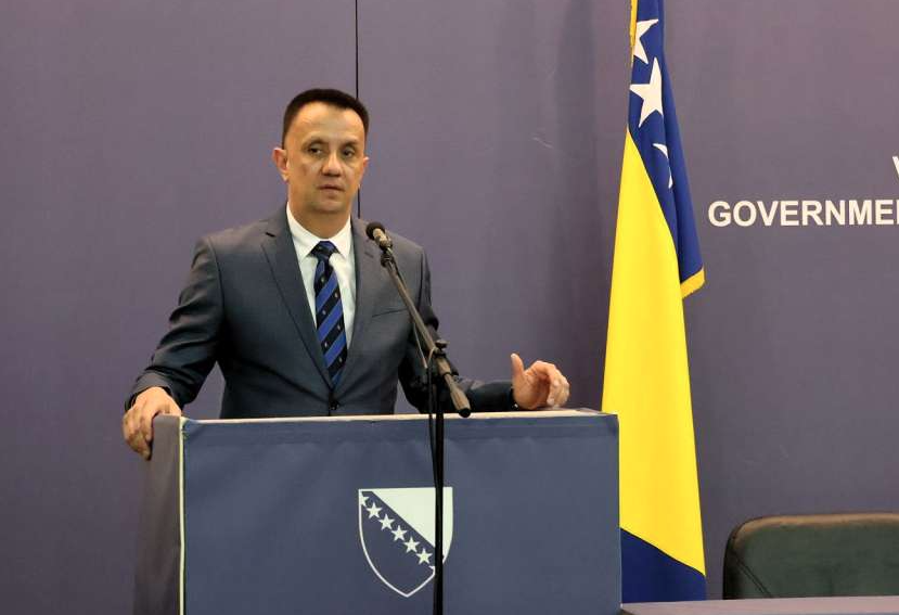 Lakić: Trebamo ići u susret onom što EU stavlja pred nas