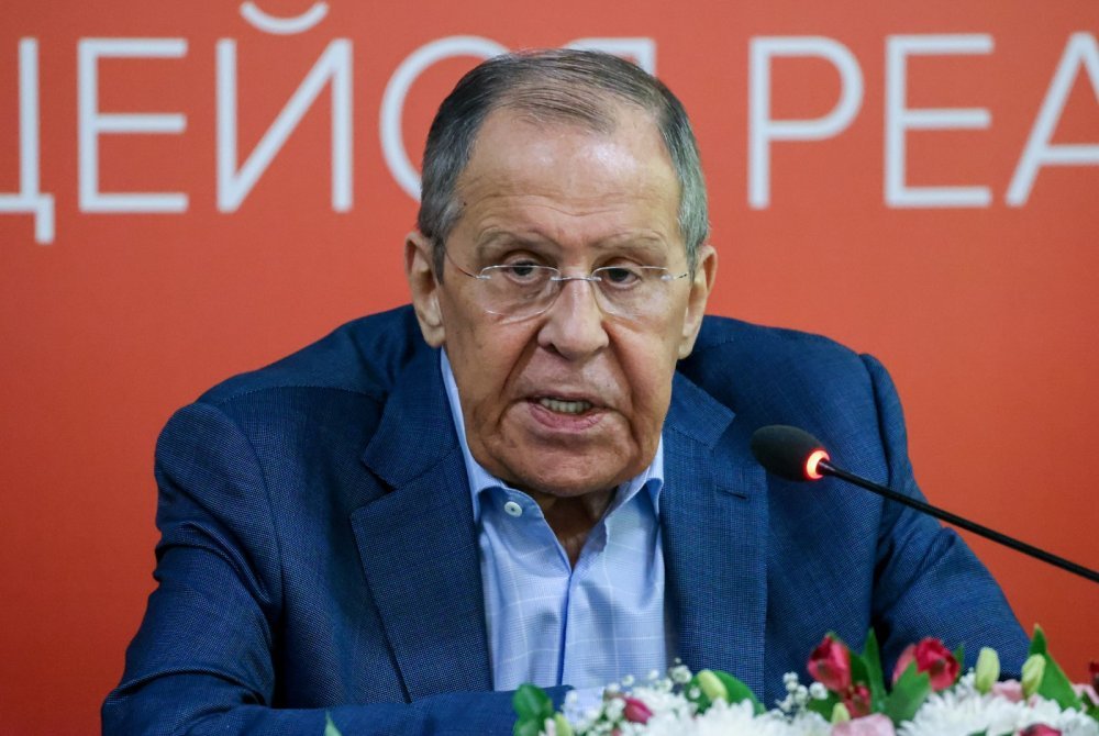 Lavrov: Neophodno ukinuti sankcije Damasku, spremni smo pomoći u obnovi Sirije