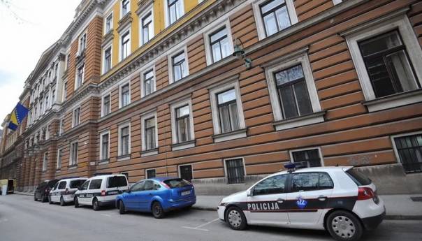 Lažna dojava o bombi ispred zgrade Kantonalnog i Općinskog suda u Sarajevu