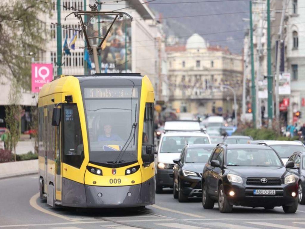 Ljeto na zalasku: Ovo je stanje na cestama u BiH
