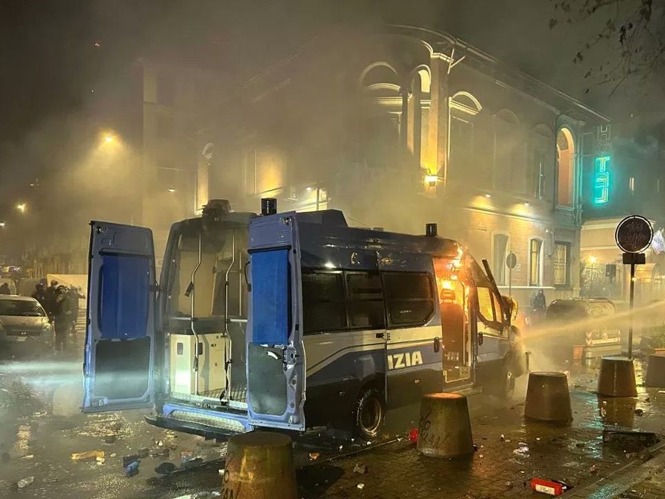 Ljevičari napravili haosu u Torinu, povrijeđen 31 policajac