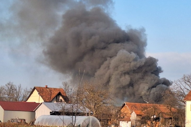 Lokalizovan požar u fabrici kupusa u Čačku