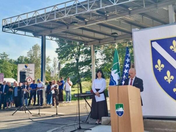 Lokmić prisustvovao obilježavanju Dana grada Cazina i godišnjice deblokade Bihaćkog okruga