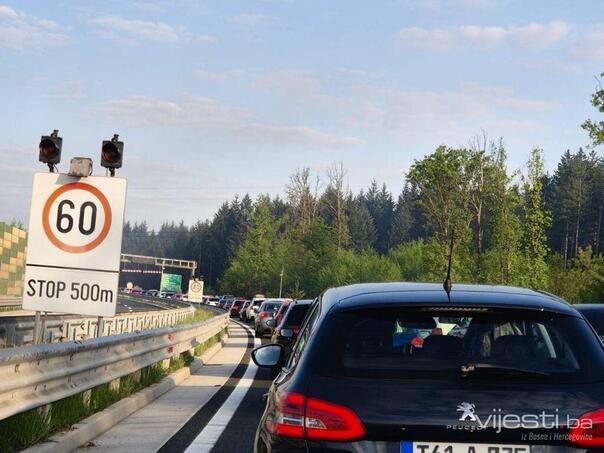 Loše sisteme naplate autoputa treba mijenjati: Šta su pokazale praznične kolone