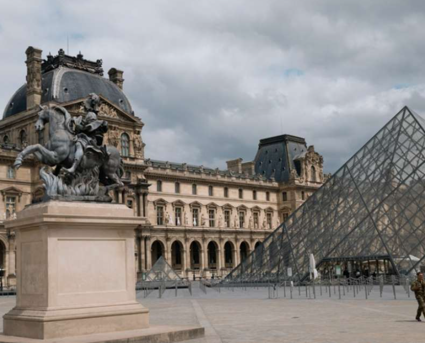 Louvre povećava cijene ulaznica za 45 posto za većinu turista izvan EU