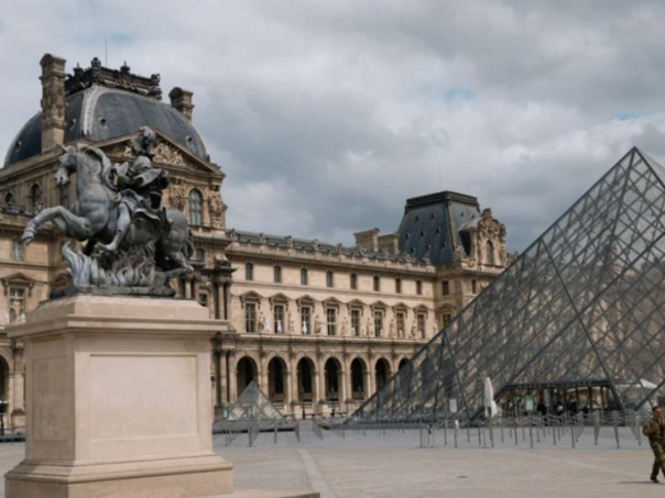 Louvre povećava cijene ulaznica za 45 posto za većinu turista izvan EU