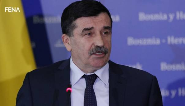 Lovrinović zadovoljan uspostavljanjem Komisije za saradnju s NATO-om
